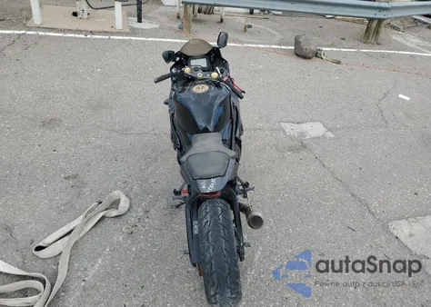 2019 Suzuki Gsx-R1000 из США, поврежденный, VIN JS1DM11R3K2100736